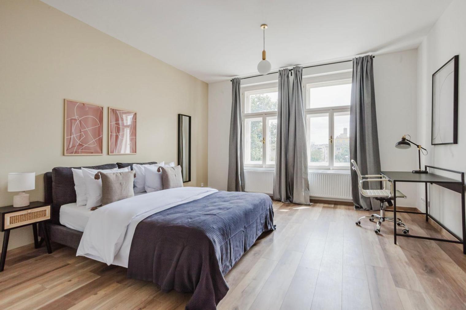 Apartment Blueground 10 Renovated Furnished Prg-17