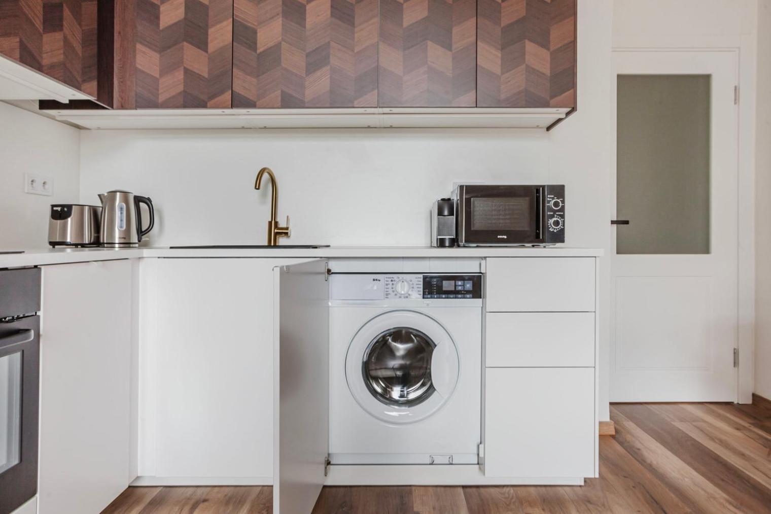 Apartment Blueground 10 Renovated Furnished Prg-17 *